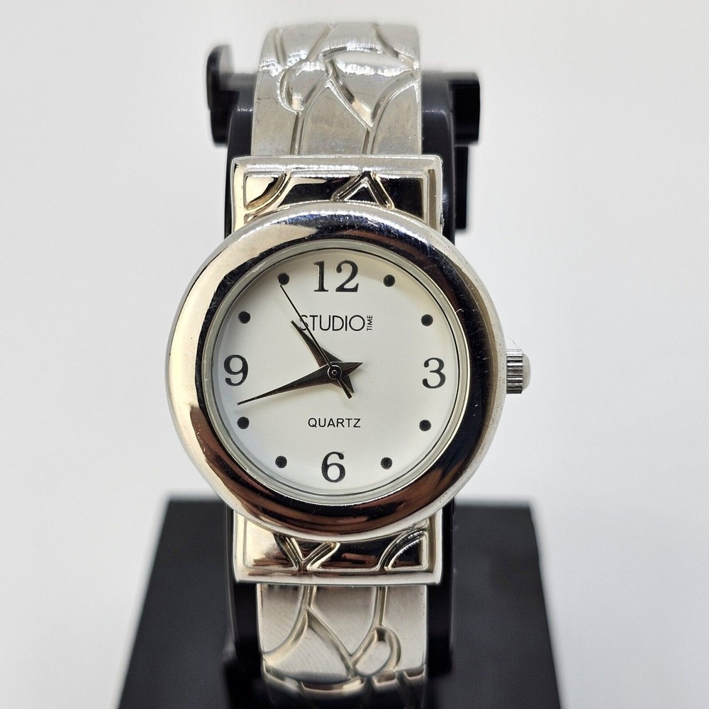 Studio 30MM Women's Bracelet Watch White Dial Gray Bands 5.5" New Battery